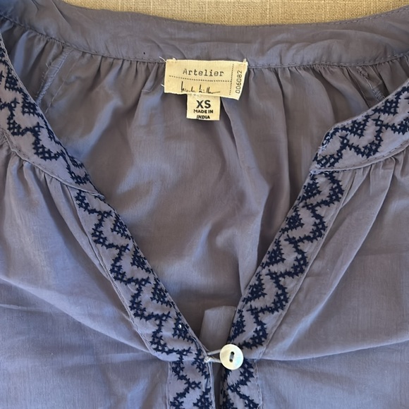 Embroidered blouse - Picture 2 of 4